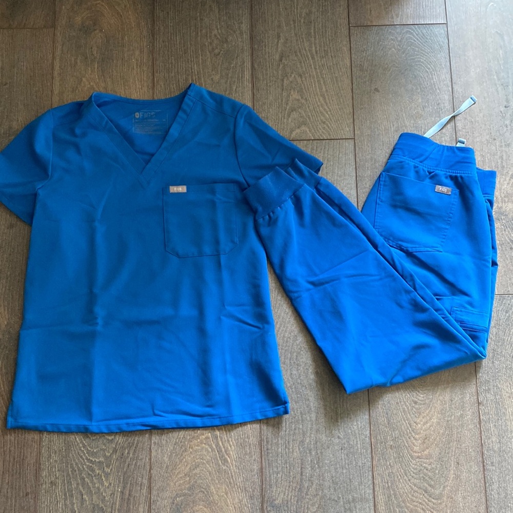 Figs blue scrub set